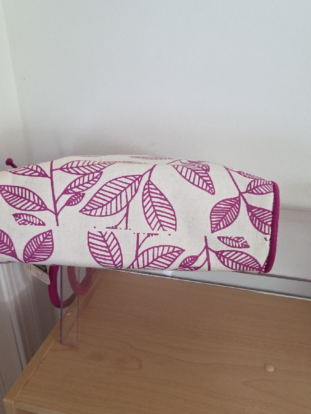 Jute Cottage NWT Cream Canvas Tote with Fuchsia Leaf Print, Zip Closure - Picture 8 of 11